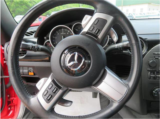 Used 2006 MAZDA MX-5 Miata Sport RWD image 22