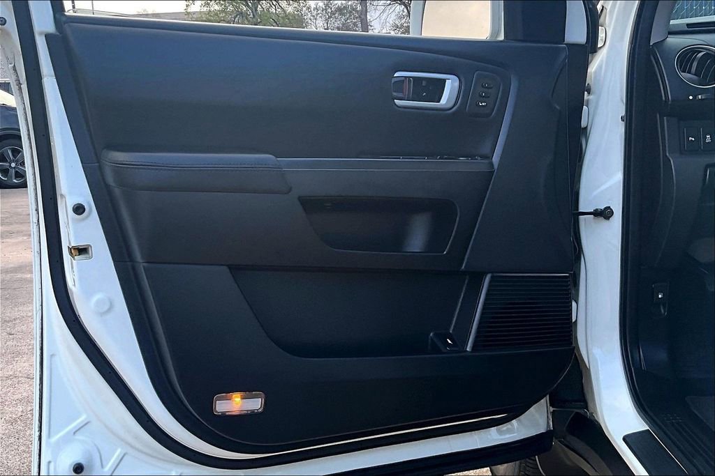 Used 2013 Honda Pilot Touring image 24