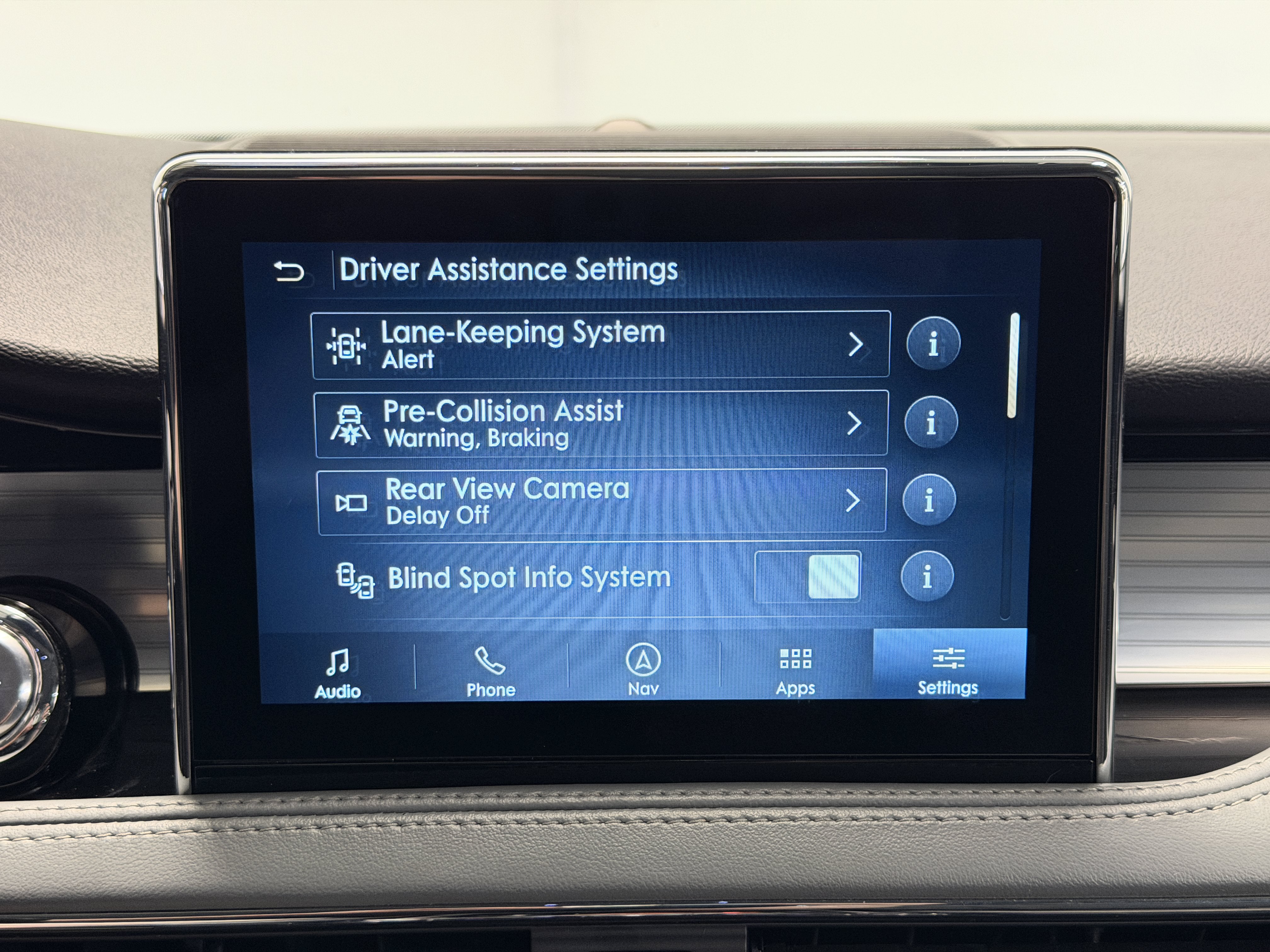 Used 2022 Lincoln Corsair FWD w/ Premium Package image 9