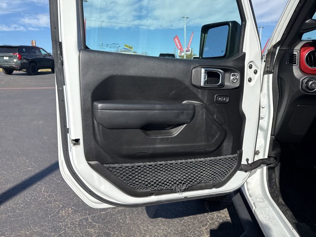 Used 2022 Jeep Wrangler Unlimited Rubicon w/ LED Lighting Group AWD/4WD image 12