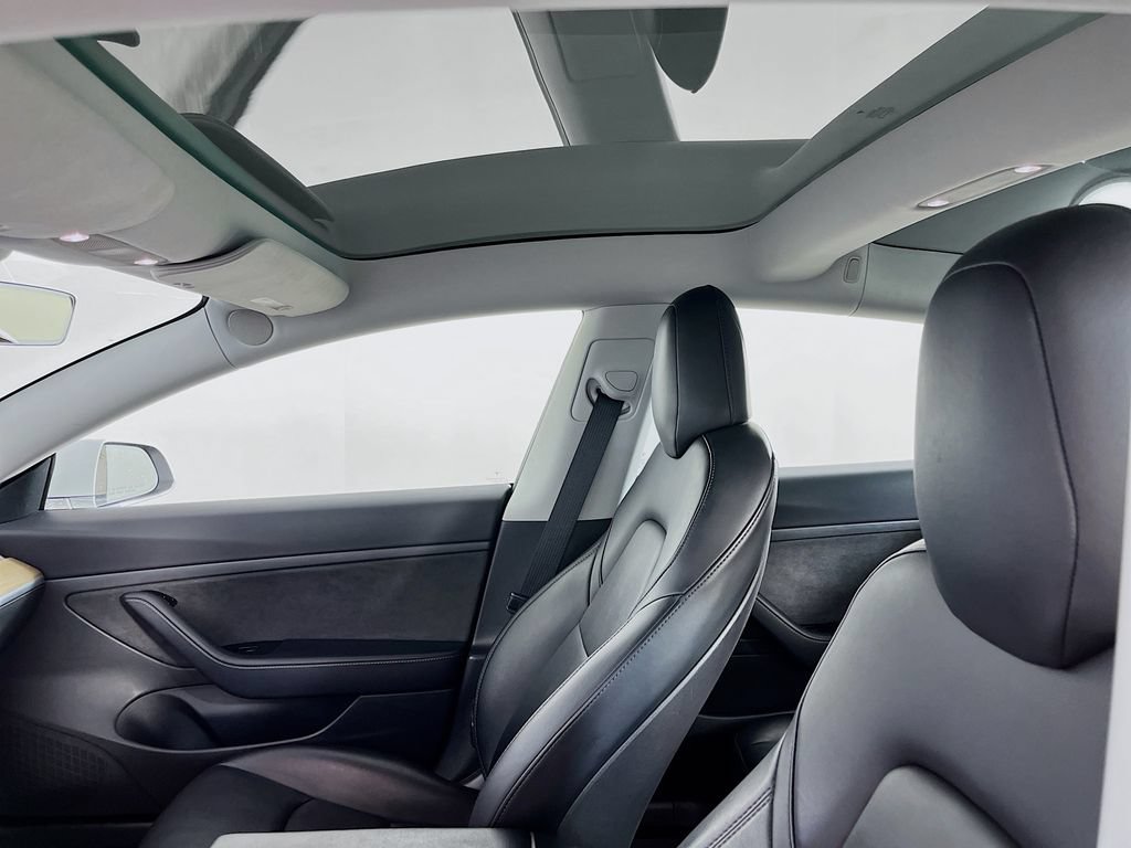 Used 2020 Tesla Model 3 Standard Range RWD image 22