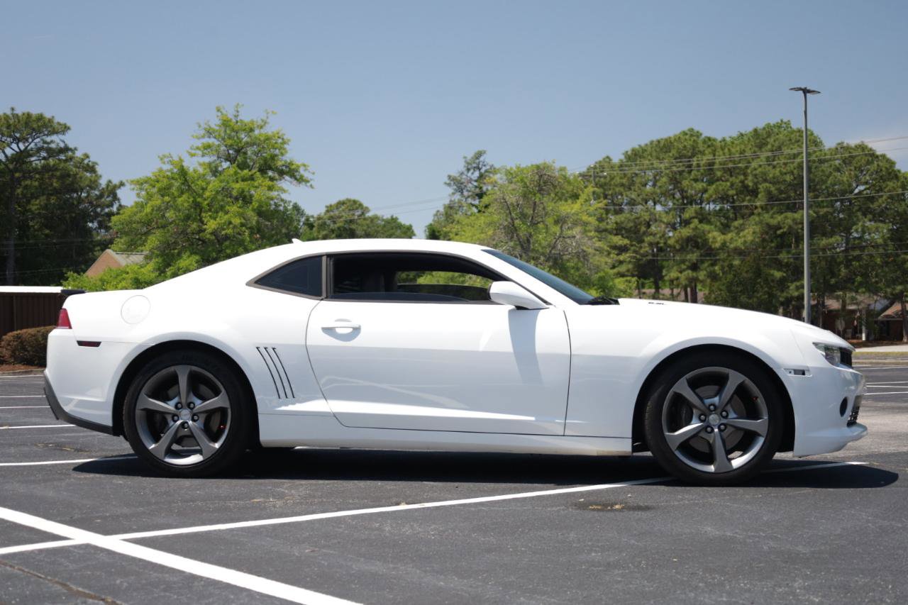 Used 2014 Chevrolet Camaro SS w/ RS Package RWD image 6