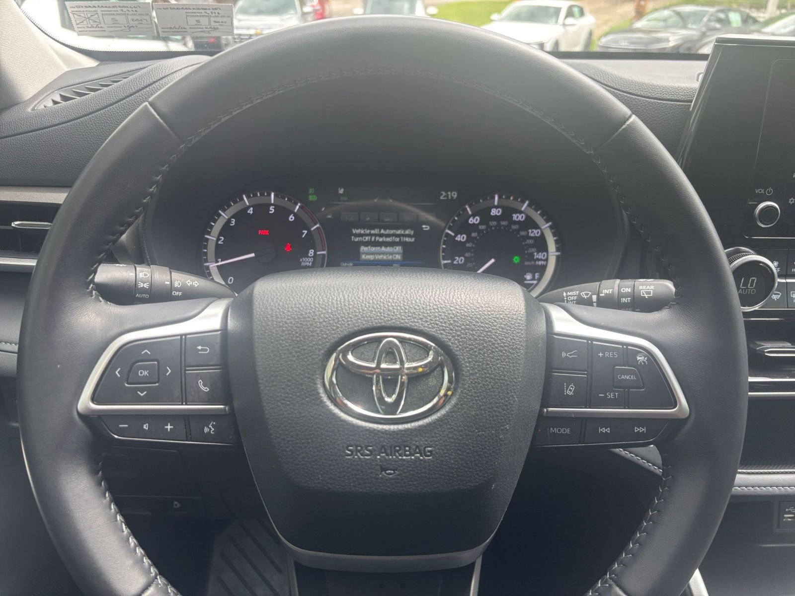 Used 2025 Toyota Highlander LE FWD image 31