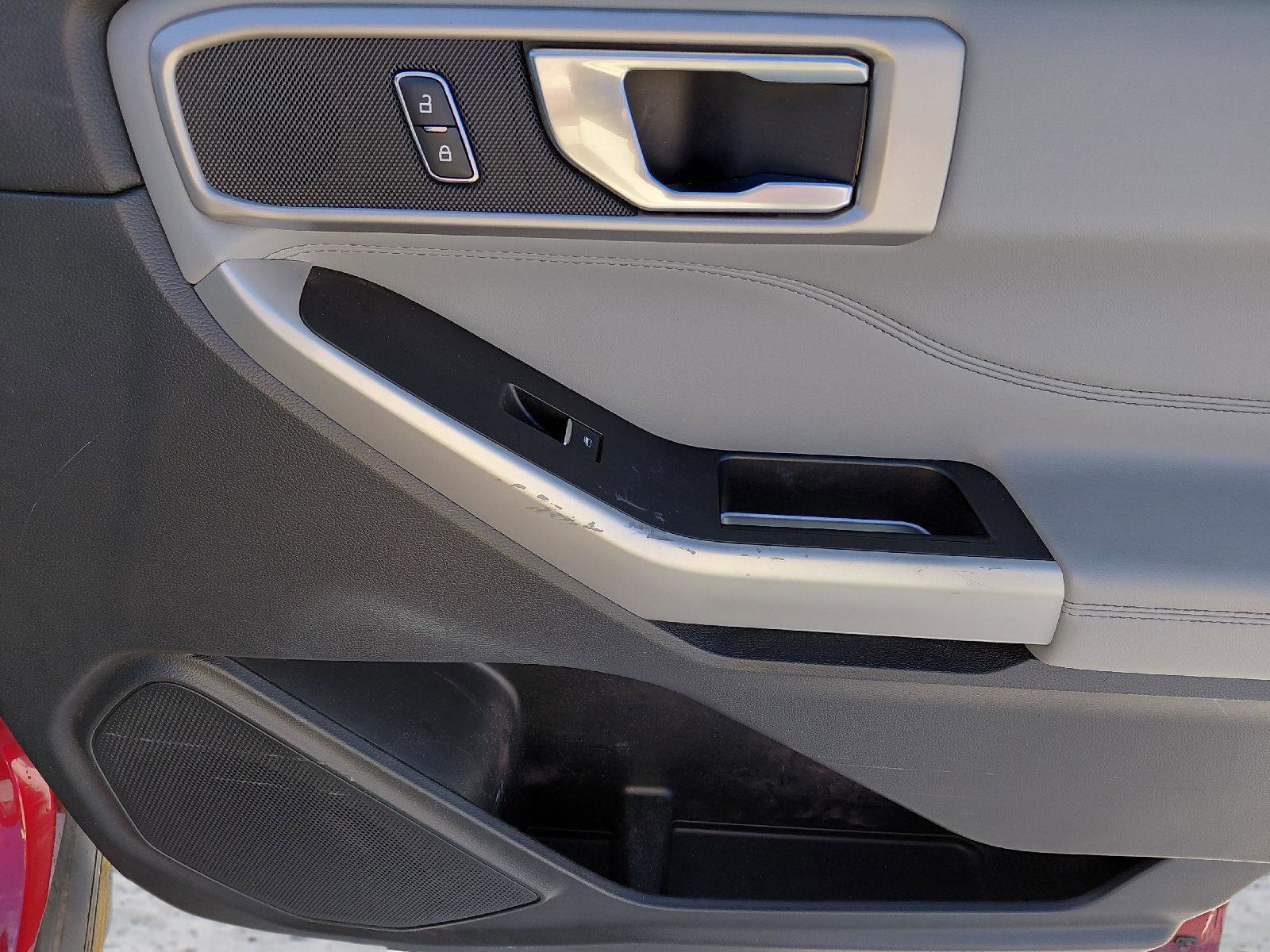 Used 2022 Ford Explorer XLT w/ Equipment Group 202A image 13