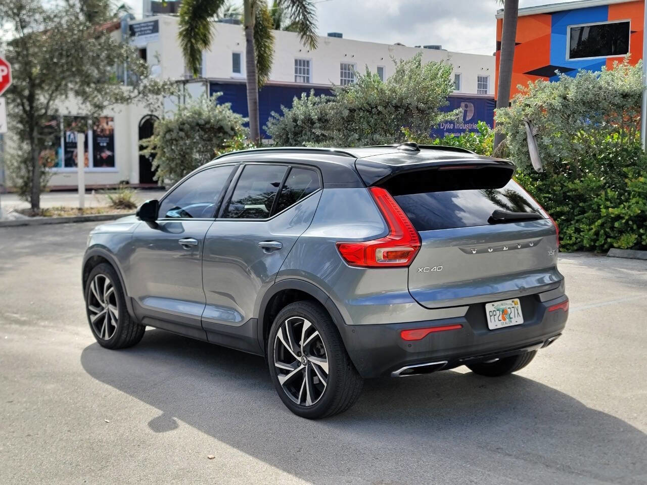 Used 2019 Volvo XC40 T5 R-Design image 9
