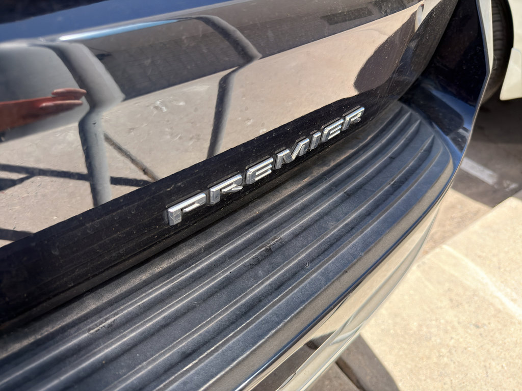 Used 2023 Chevrolet Suburban Premier RWD image 5