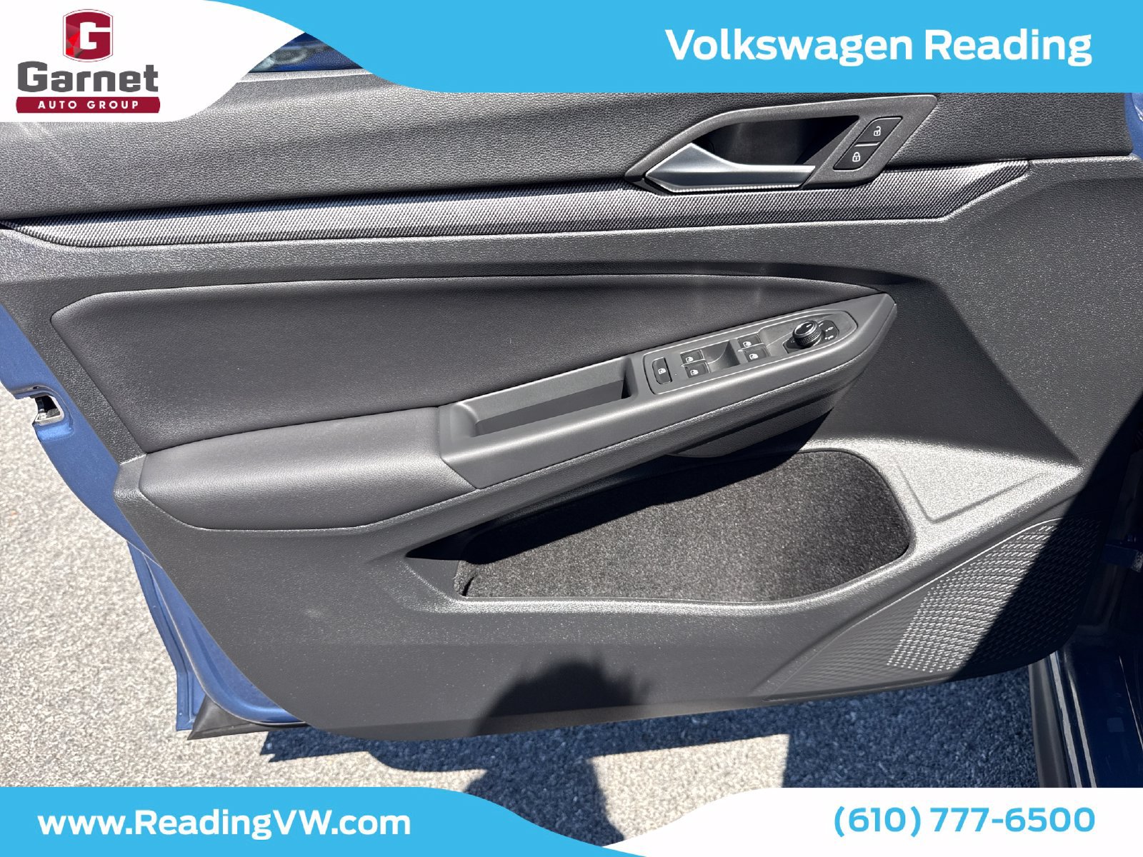 Used 2025 Volkswagen GTI SE FWD image 11