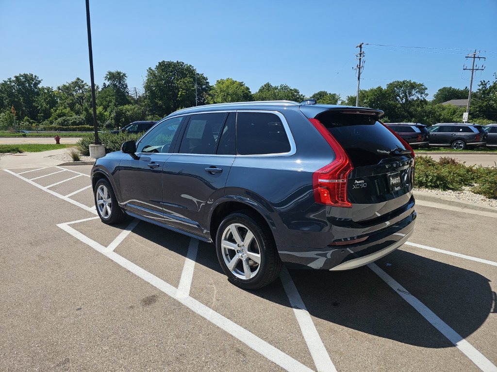 Used 2022 Volvo XC90 T5 Momentum AWD/4WD image 3