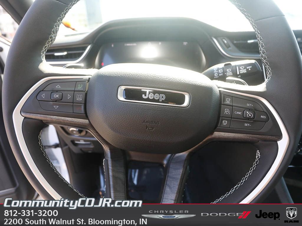 New 2025 Jeep Grand Cherokee L Limited image 13
