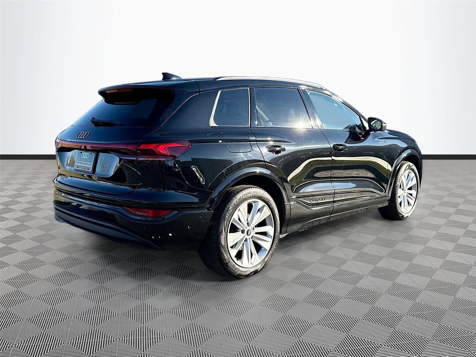 Used 2025 Audi Q6 e-tron Premium Plus w/ Premium Plus image 7