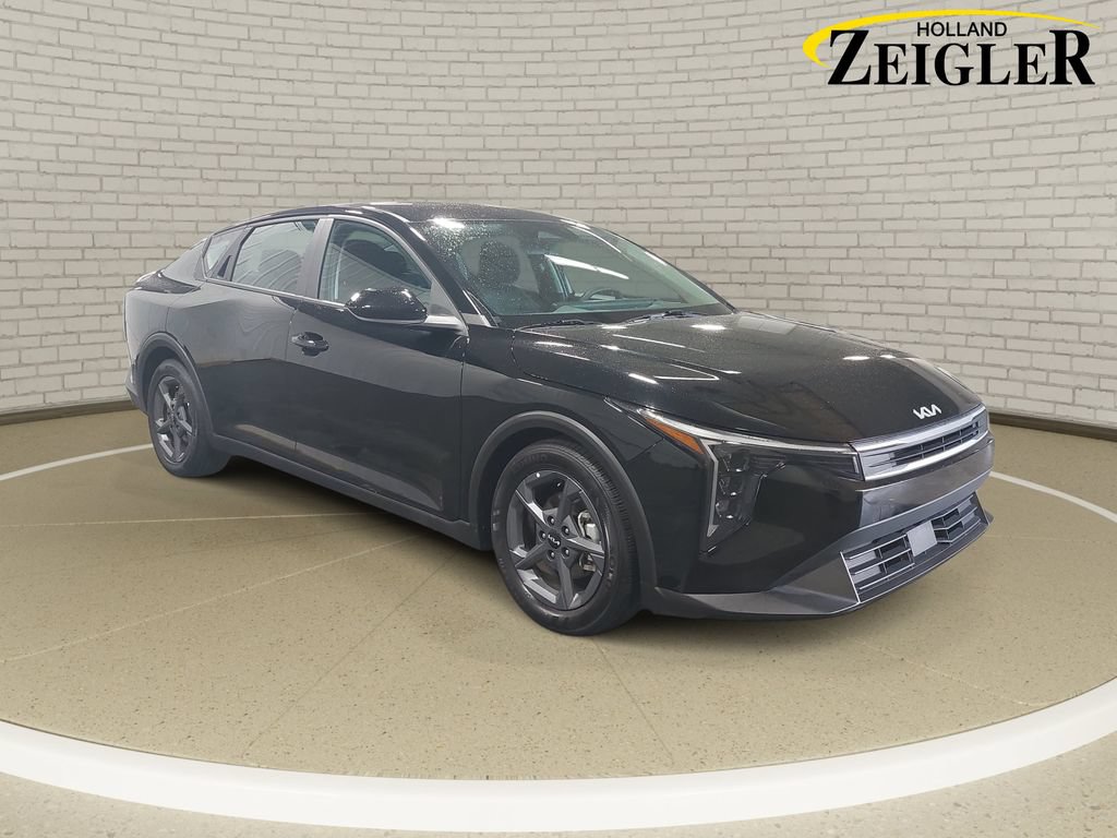 Used 2025 Kia K4 FWD image 3