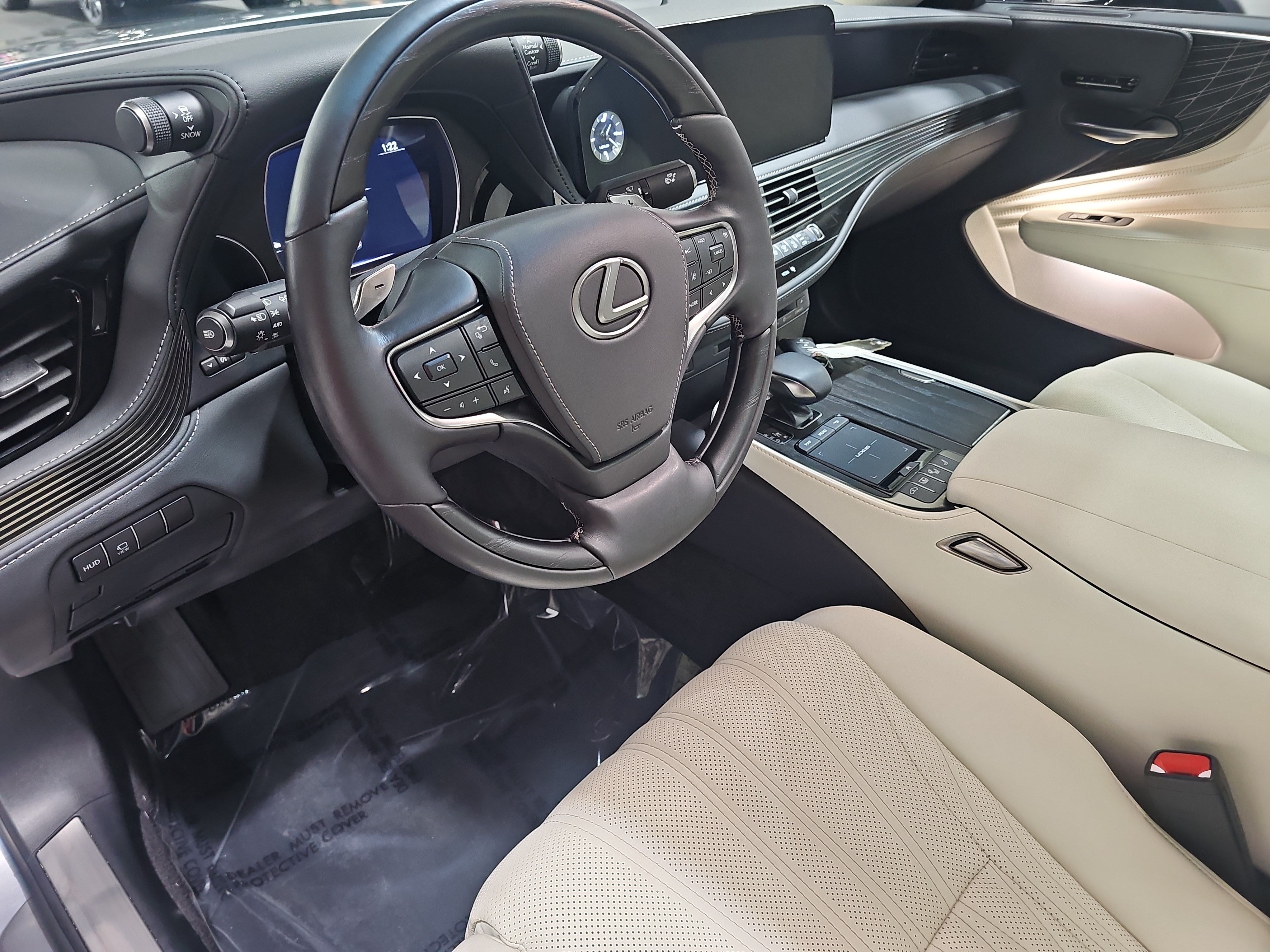 Used 2022 Lexus LS 500 RWD image 16