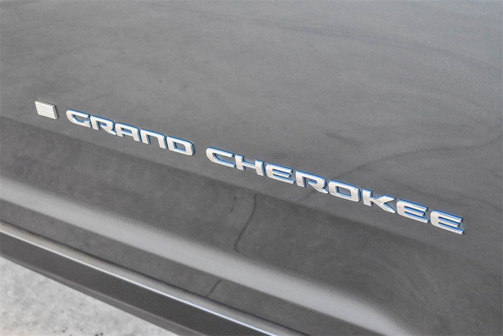 Used 2022 Jeep Grand Cherokee Limited 4xe image 10