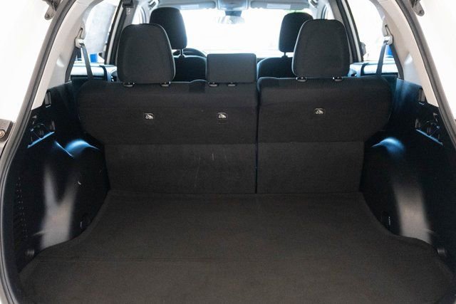 Used 2018 Toyota RAV4 LE image 13