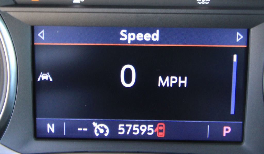 Used 2023 GMC Terrain SLT image 23