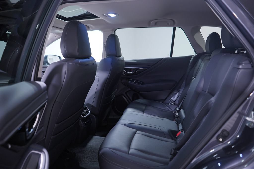Used 2023 Subaru Outback Touring AWD/4WD image 9