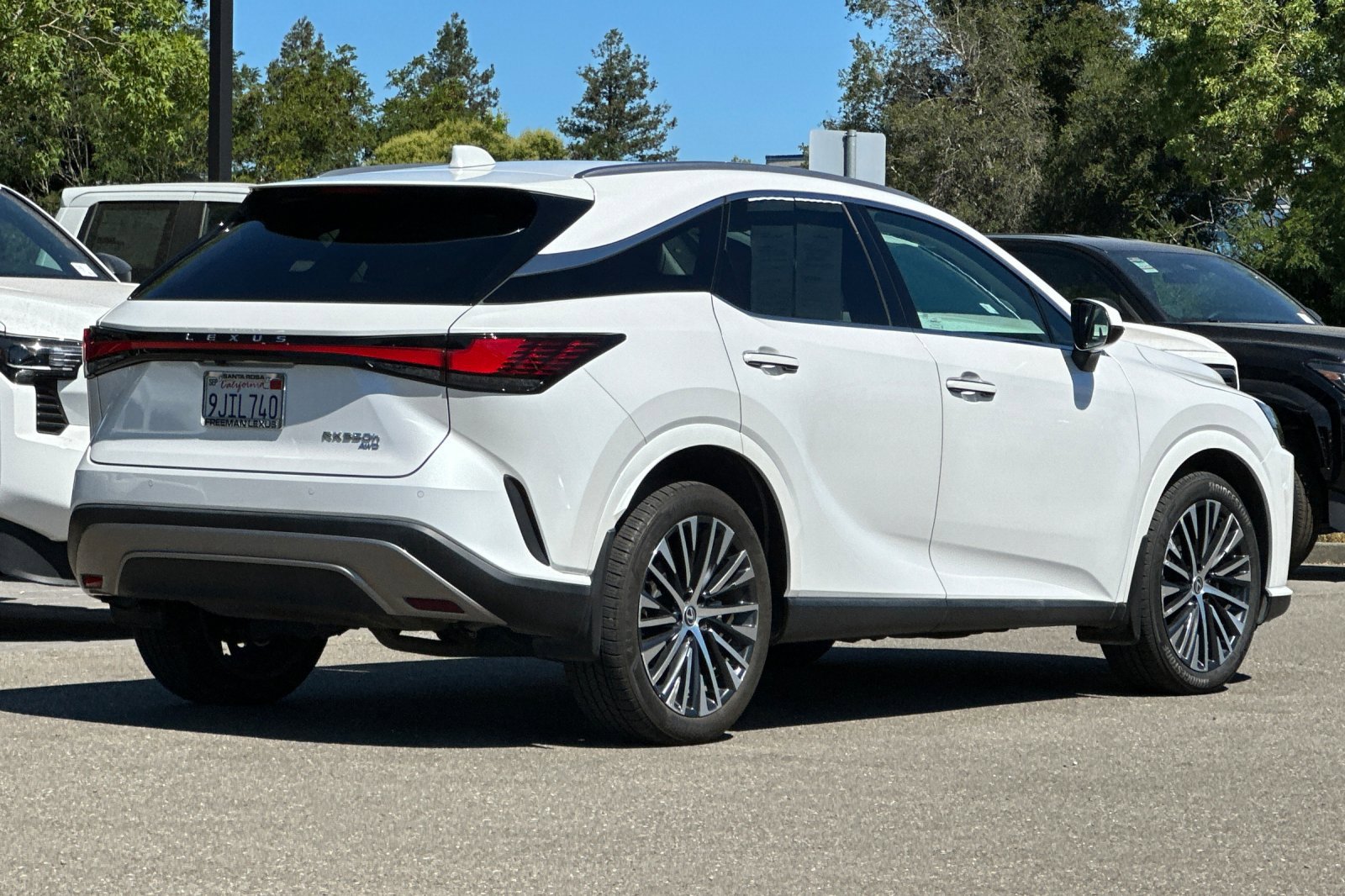 Used 2023 Lexus RX 350 w/ Cold Area Package AWD/4WD image 4