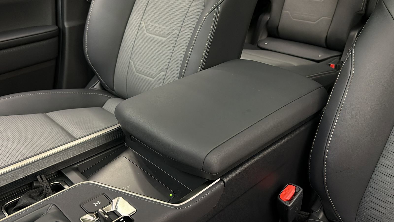 Used 2026 Lexus GX 550 w/ Accessory Package (2T) image 33