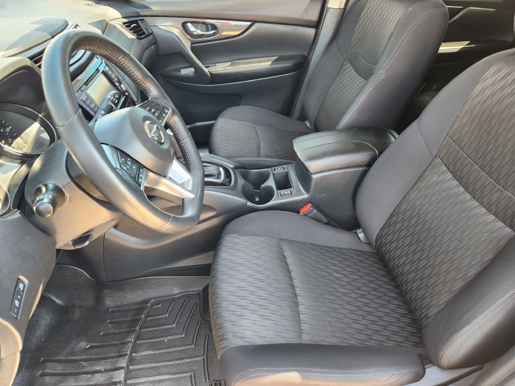 Used 2019 Nissan Rogue S w/ Special Edition Package FWD image 15