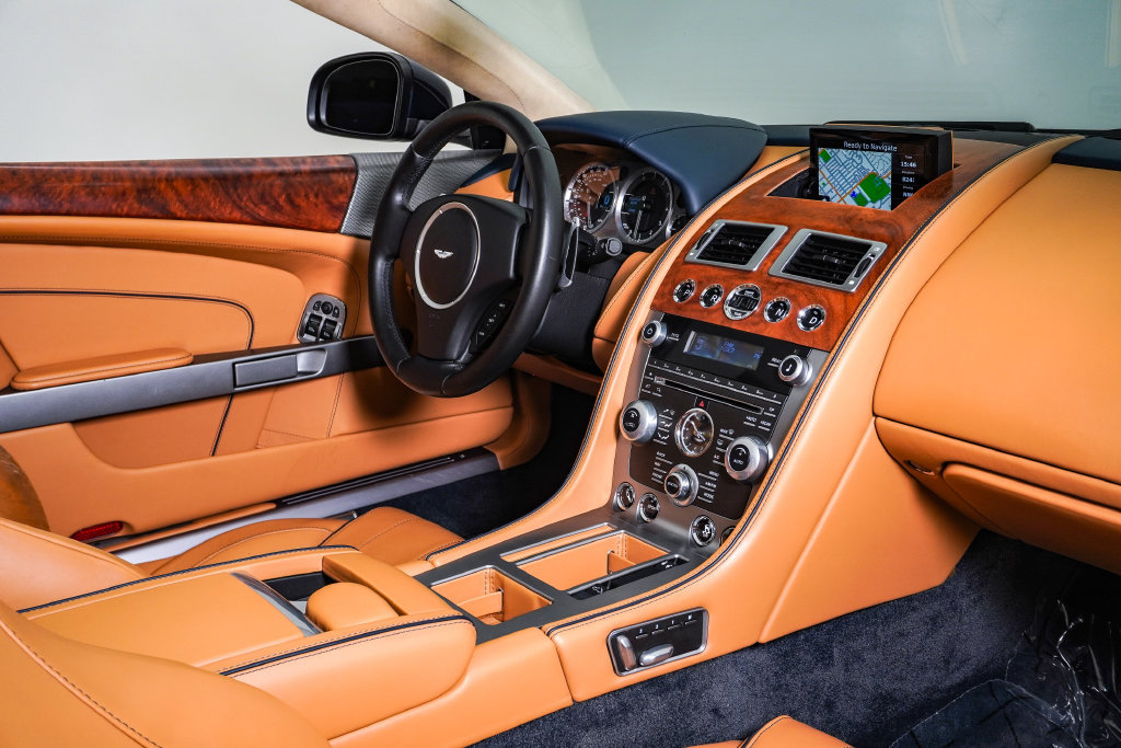 Used 2014 Aston Martin DB9 Volante RWD image 18