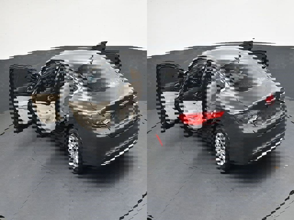 Used 2017 Chrysler 200 Limited Platinum image 37