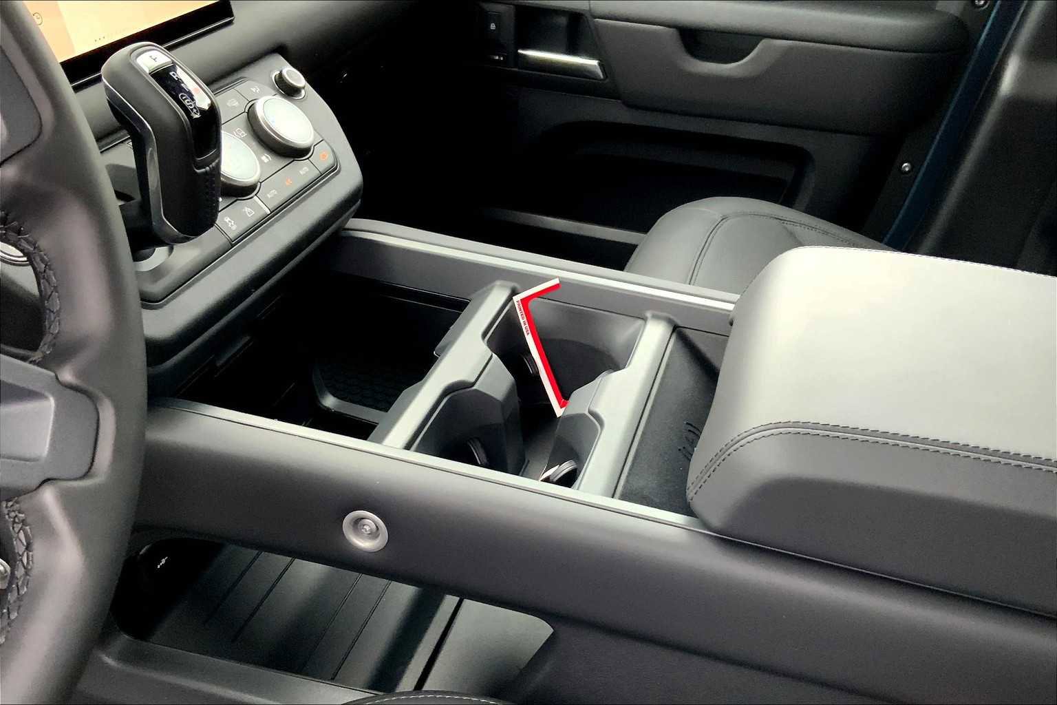 New 2025 Land Rover Defender 110 S image 8