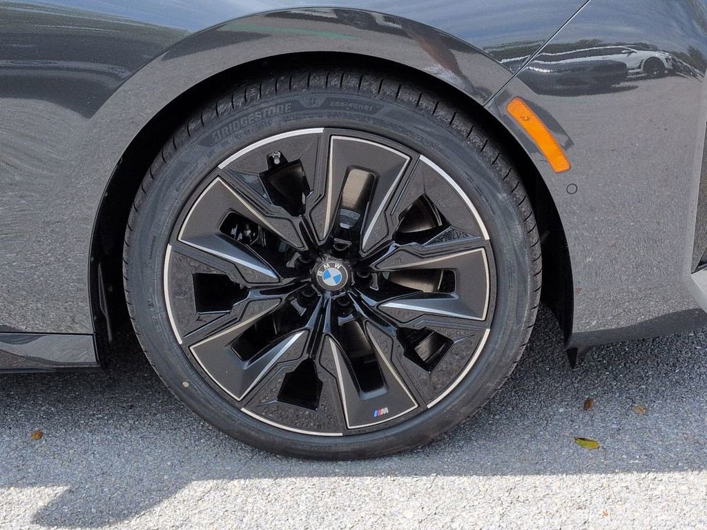 New 2026 BMW 760i xDrive w/ Executive Package AWD/4WD image 11