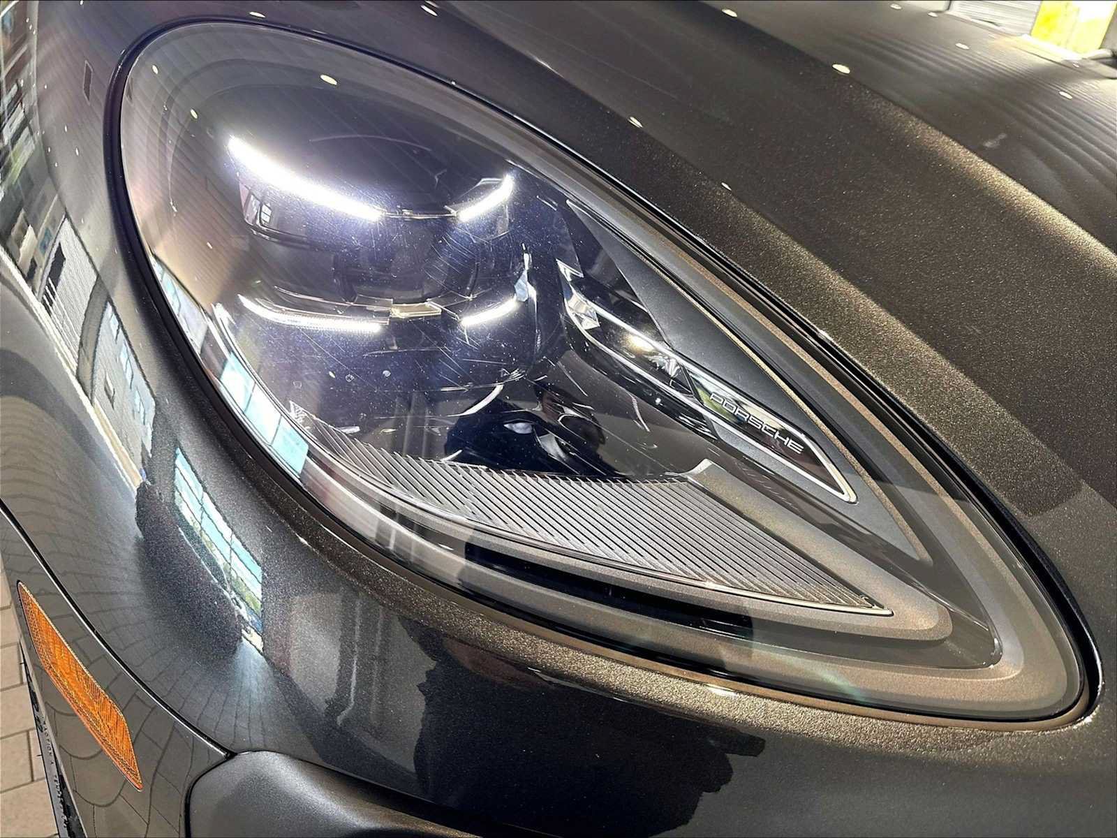 Used 2026 Porsche Macan AWD/4WD image 15