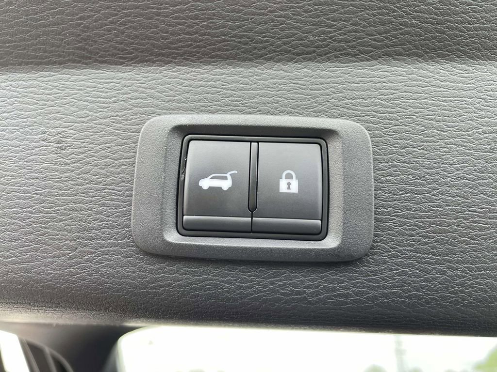 Used 2024 Mitsubishi Outlander SE Black Edition image 12