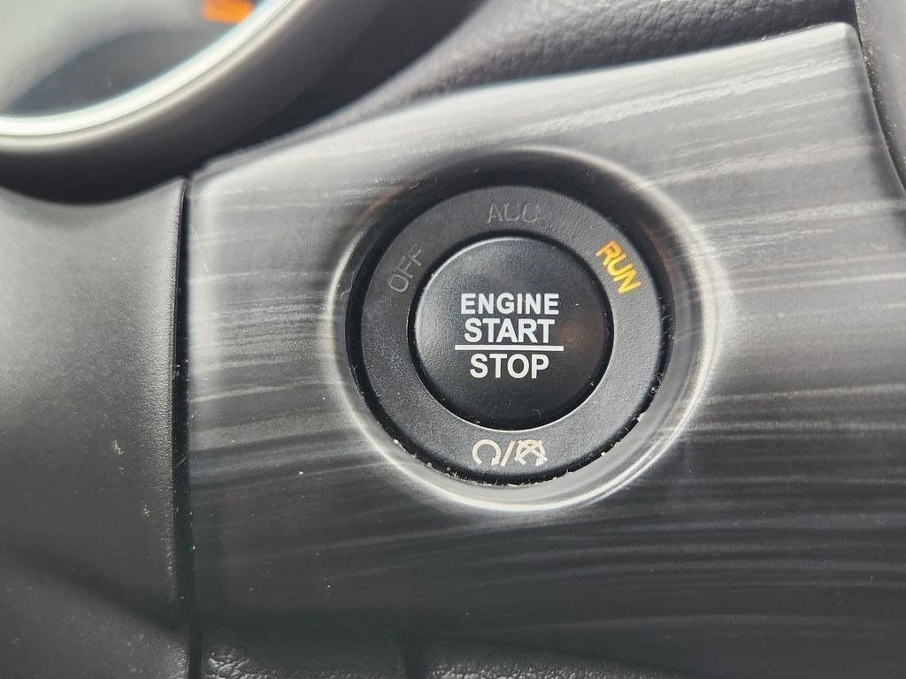 Used 2021 Jeep Grand Cherokee Laredo image 11