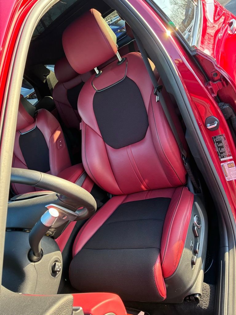 Used 2025 Genesis GV70 3.5T Sport image 21