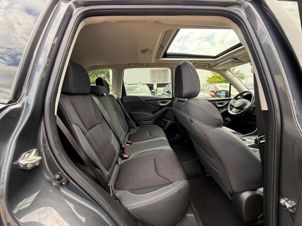 Used 2020 Subaru Forester Premium AWD/4WD image 11