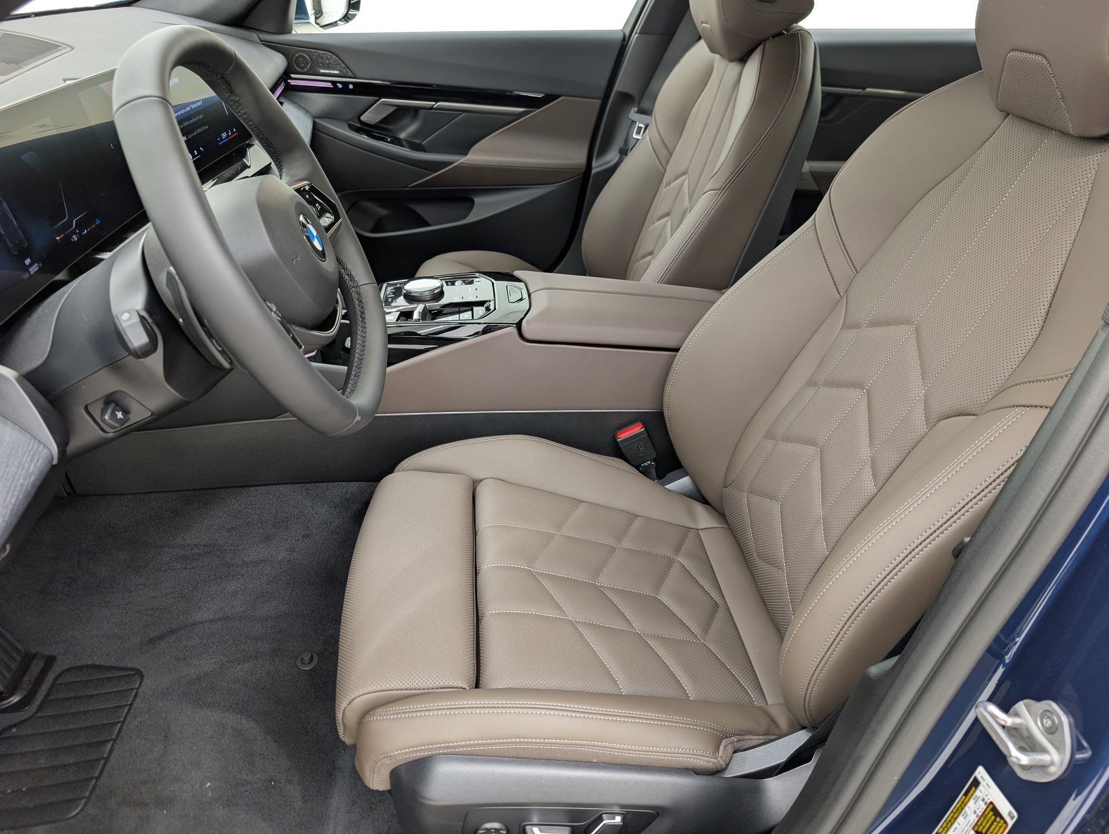 New 2026 BMW 530i xDrive w/ Premium Package image 5