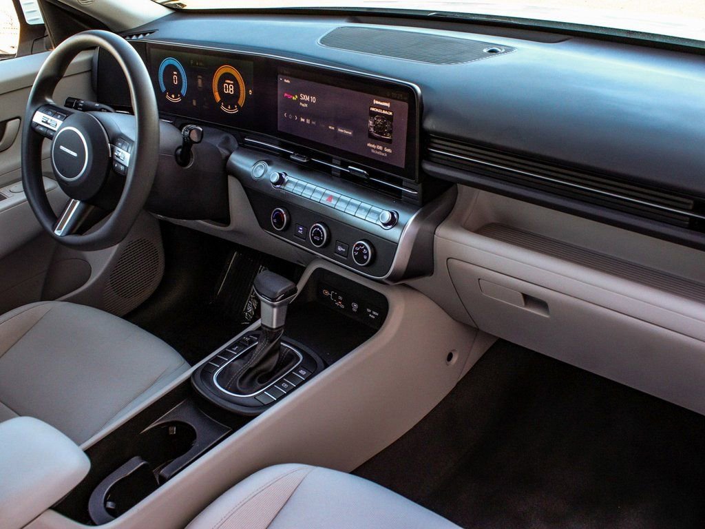 Used 2024 Hyundai Kona SE image 41