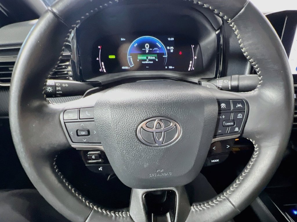 Used 2025 Toyota Camry SE FWD image 15