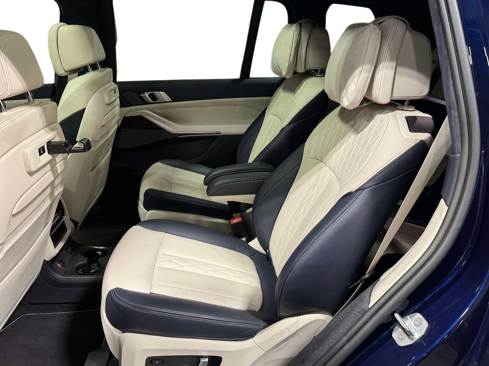 Used 2020 BMW X7 M50i image 14