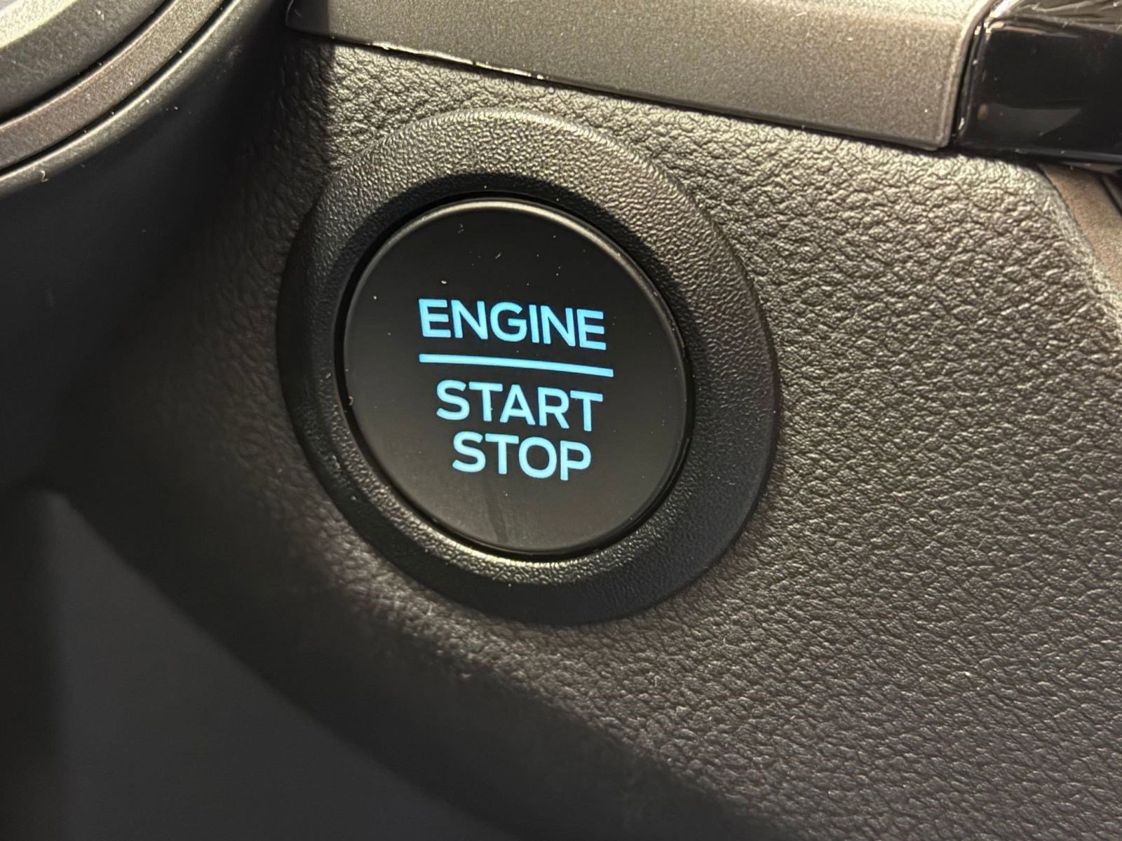 Used 2025 Ford Escape Active image 30