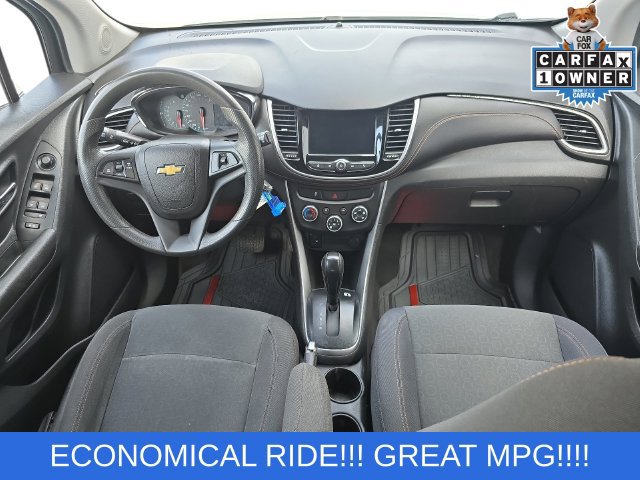 Used 2022 Chevrolet Trax LS w/ Tint and Cruise Package FWD image 9