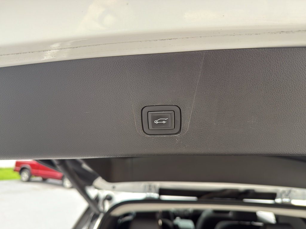 Used 2019 Chevrolet Traverse RS w/ LPO, Floor Liner Package AWD/4WD image 31