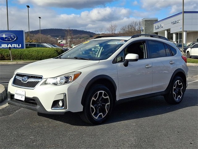 Used 2017 Subaru Crosstrek 2.0i Premium w/ Moonroof Package image 3
