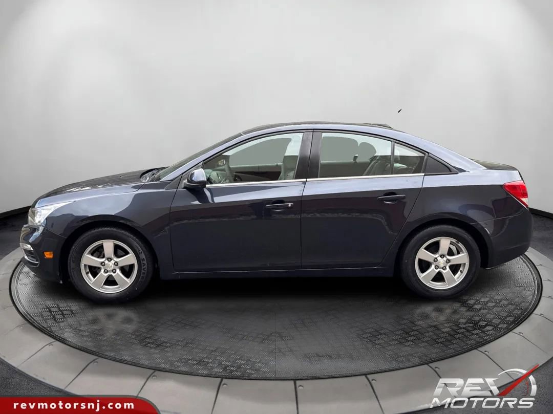 Used 2015 Chevrolet Cruze LT image 2