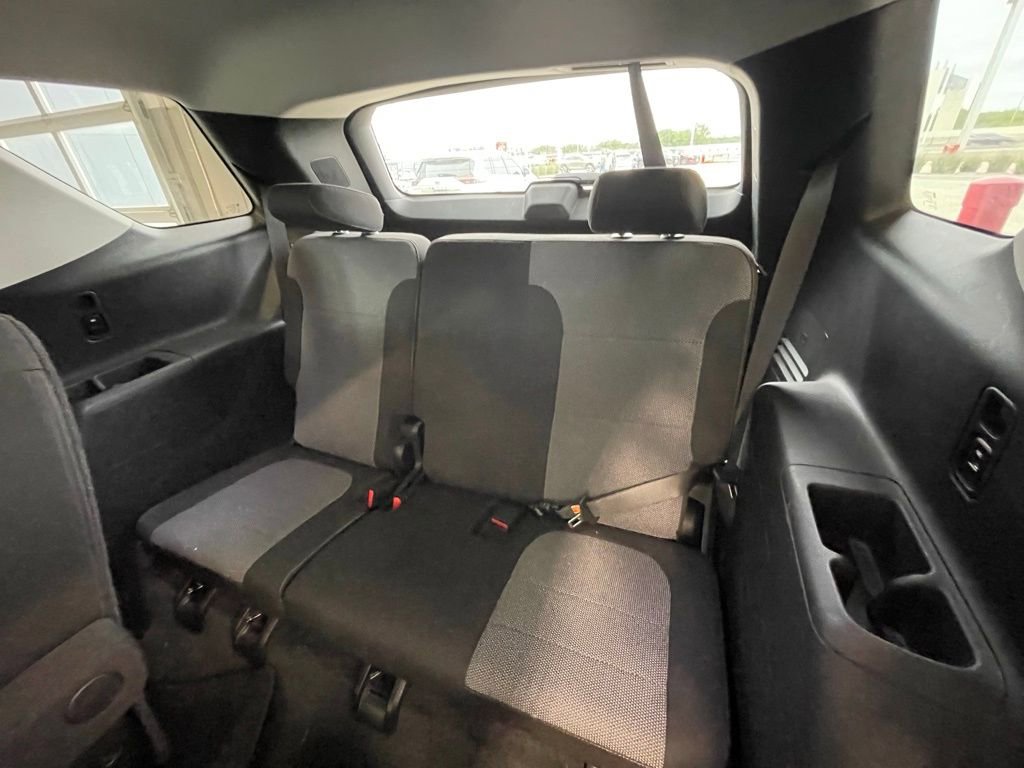 Used 2021 Chevrolet Traverse LT FWD image 17