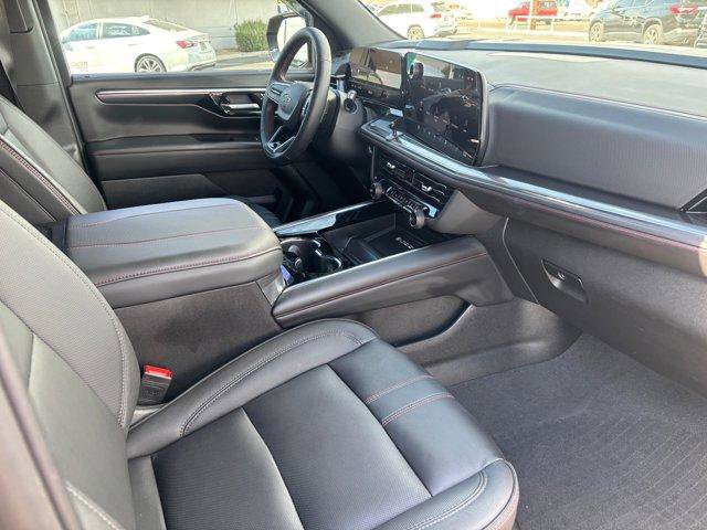 Used 2025 Chevrolet Suburban RST AWD/4WD image 11