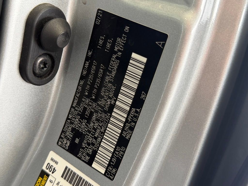 Certified 2021 Toyota Sienna XLE FWD image 38