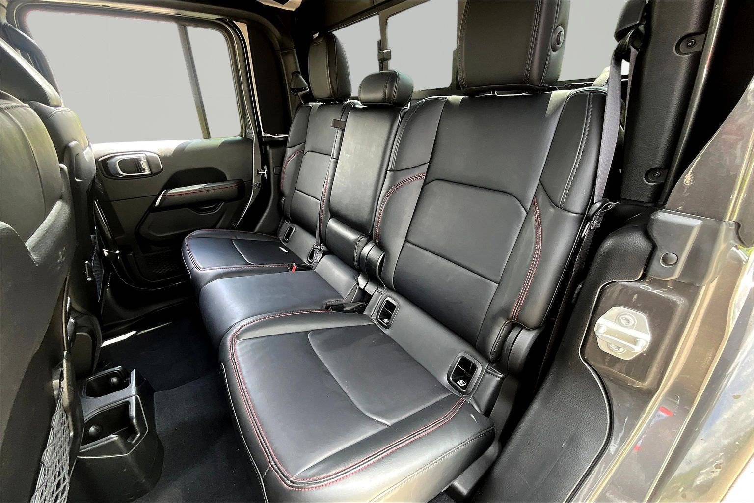 Used 2024 Jeep Gladiator Rubicon AWD/4WD image 21