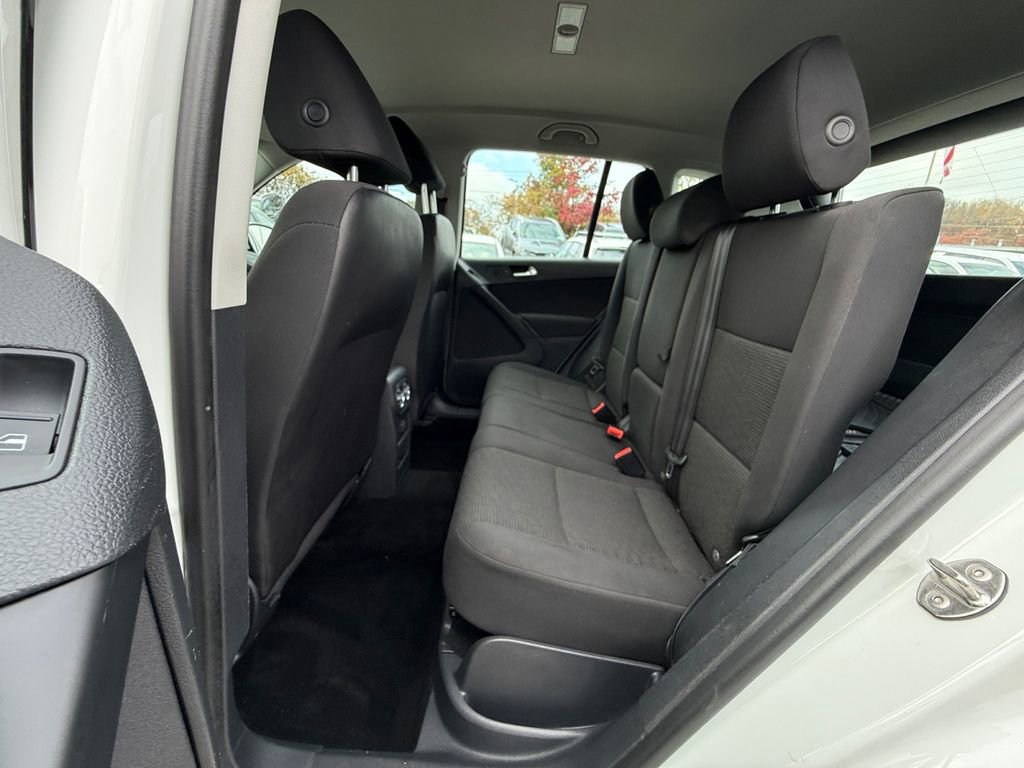 Used 2018 Volkswagen Tiguan Limited image 21