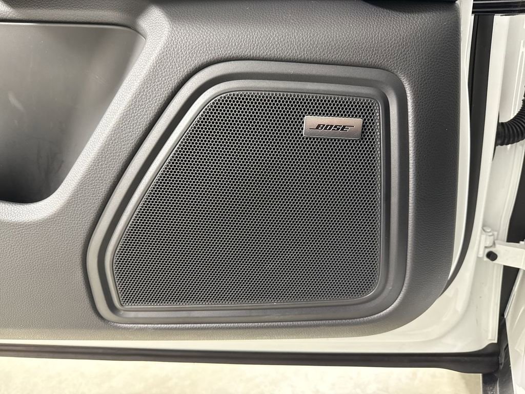 Certified 2025 Porsche Macan image 35