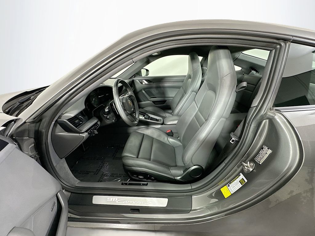 Used 2020 Porsche 911 Carrera S image 5