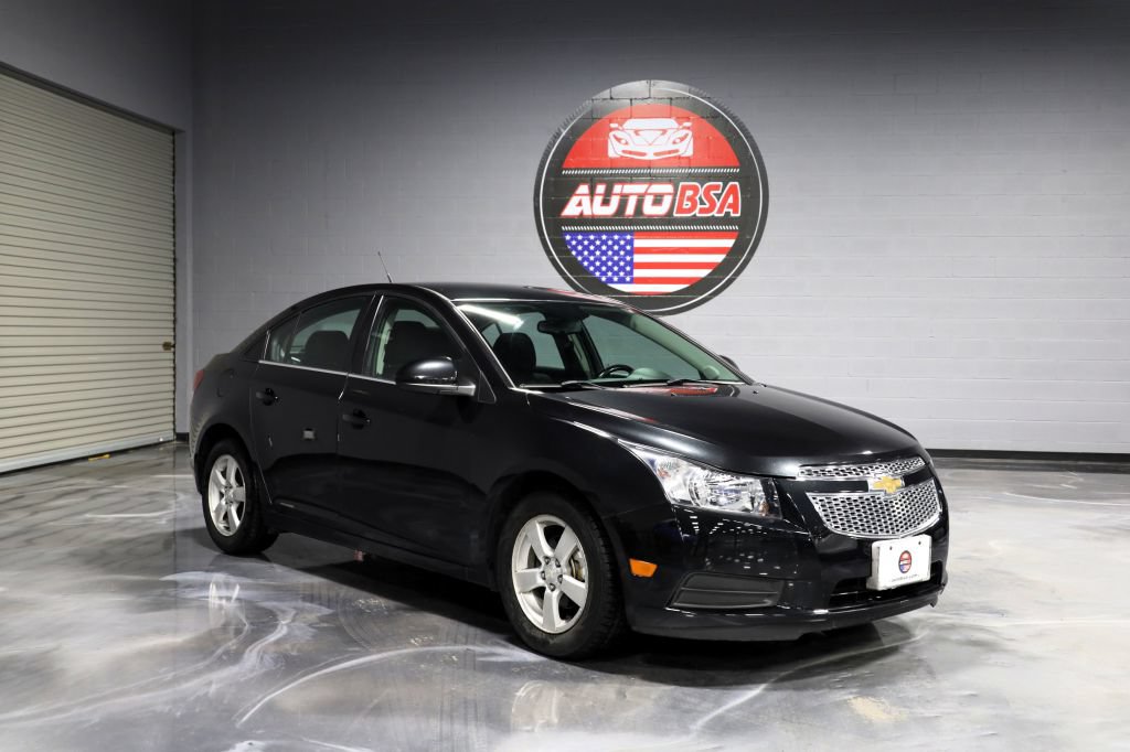Used 2014 Chevrolet Cruze LT w/ Technology Package FWD image 1