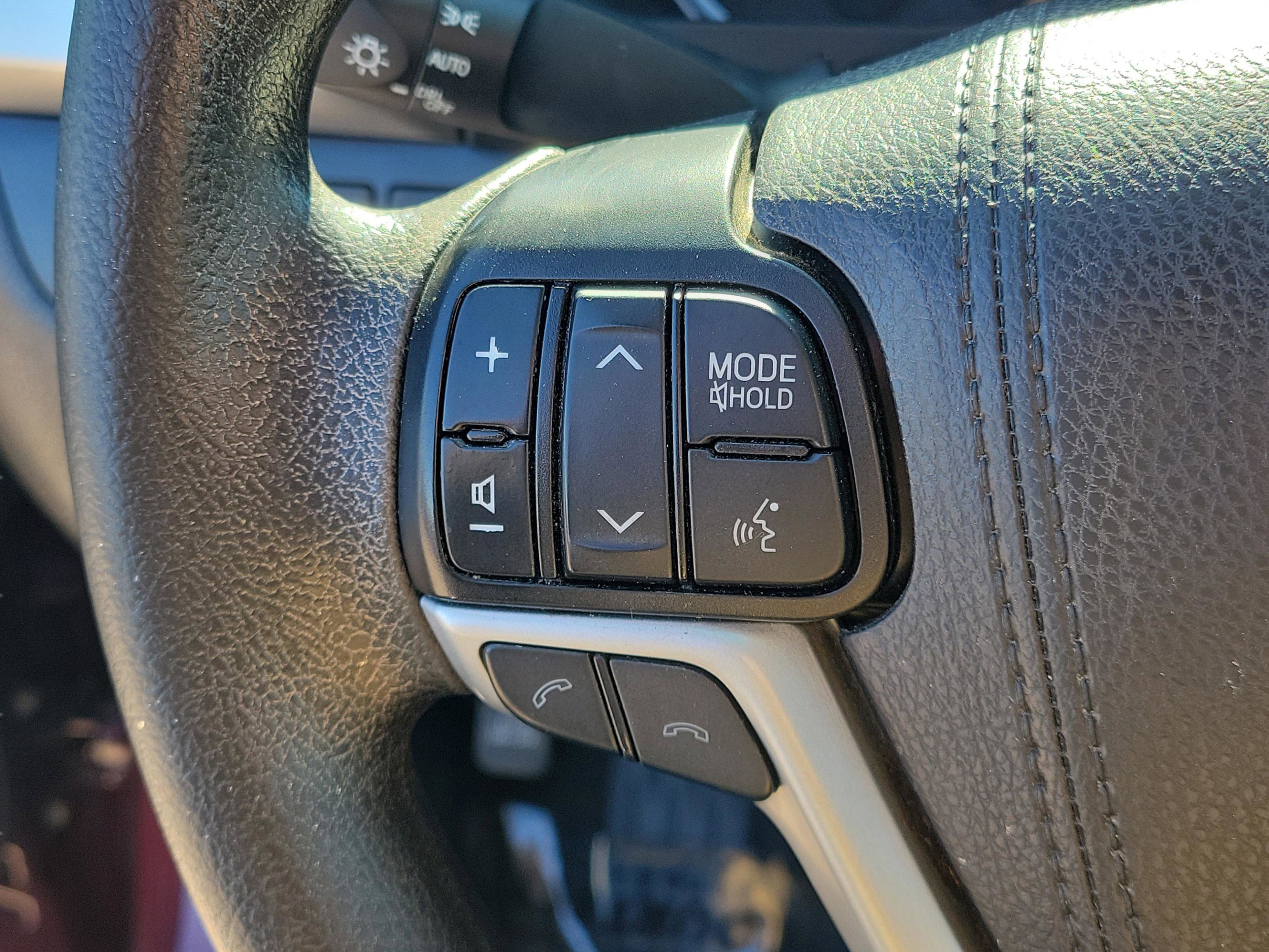 Used 2019 Toyota Highlander LE image 21